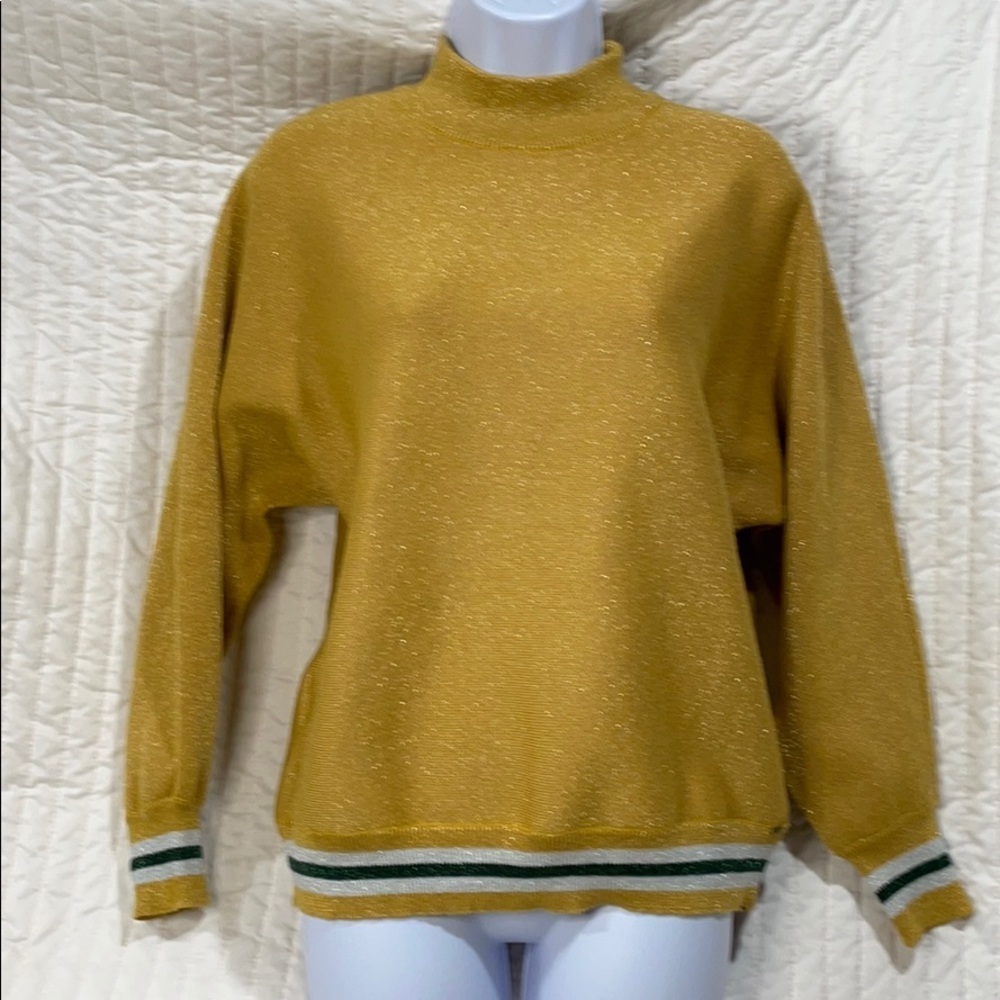 Q2 COLLECTION Vintage Sweater European Shirt Jumper Turtle Crew Metallic Gold
